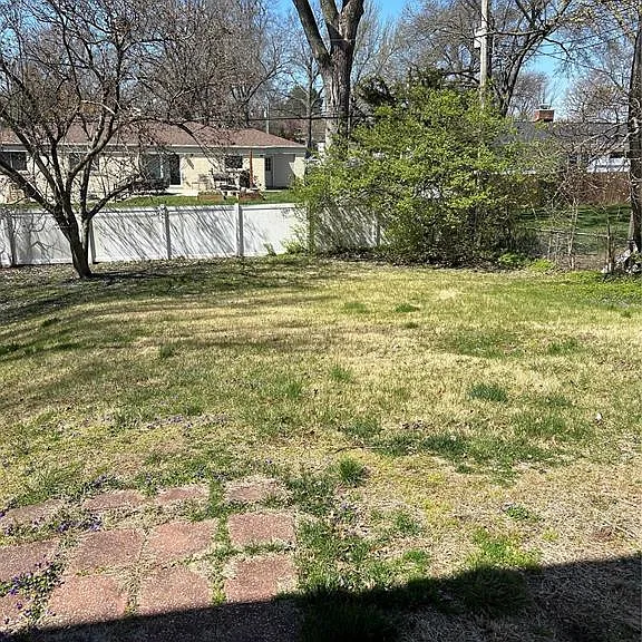 829 Lesparre Dr — Photo 26