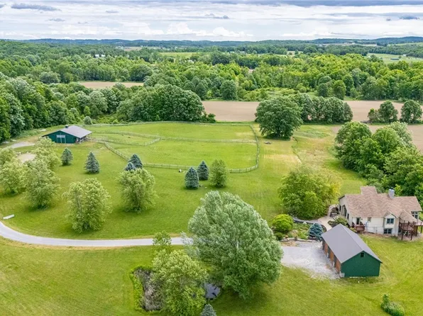 9247 Gray Rd, Bloomfield, NY 14469