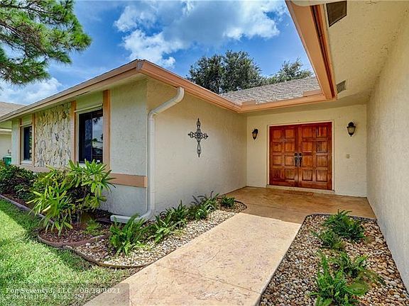 4th image of 8120 NW 51st St
