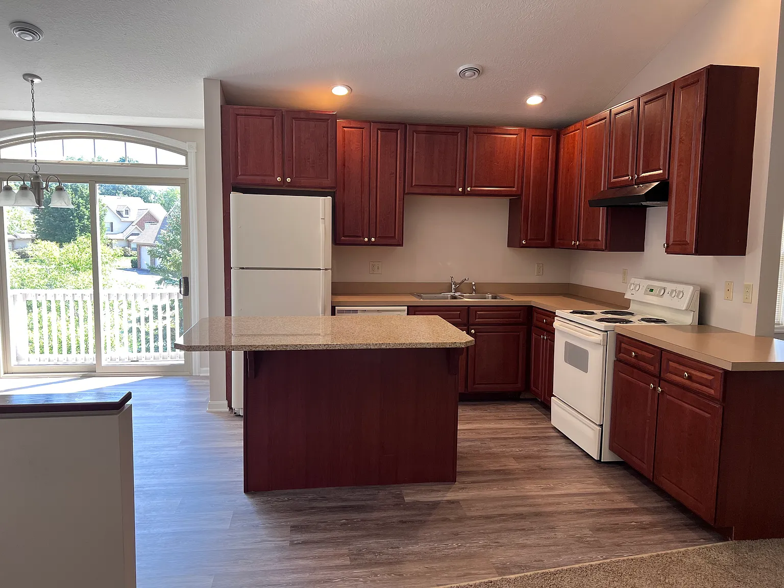 Waterford Place Apartments & Villas — Photo 3