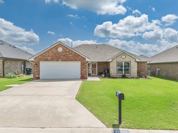 2232 Whispering Pine Blvd, Shawnee, OK 74804