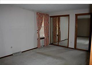 5th image of 2463 E Fremont Ct