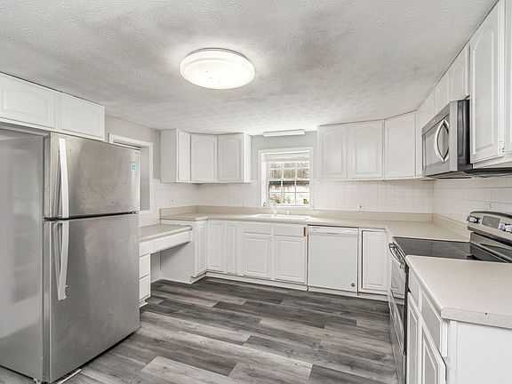 3rd image of 9907 Donovan Ln