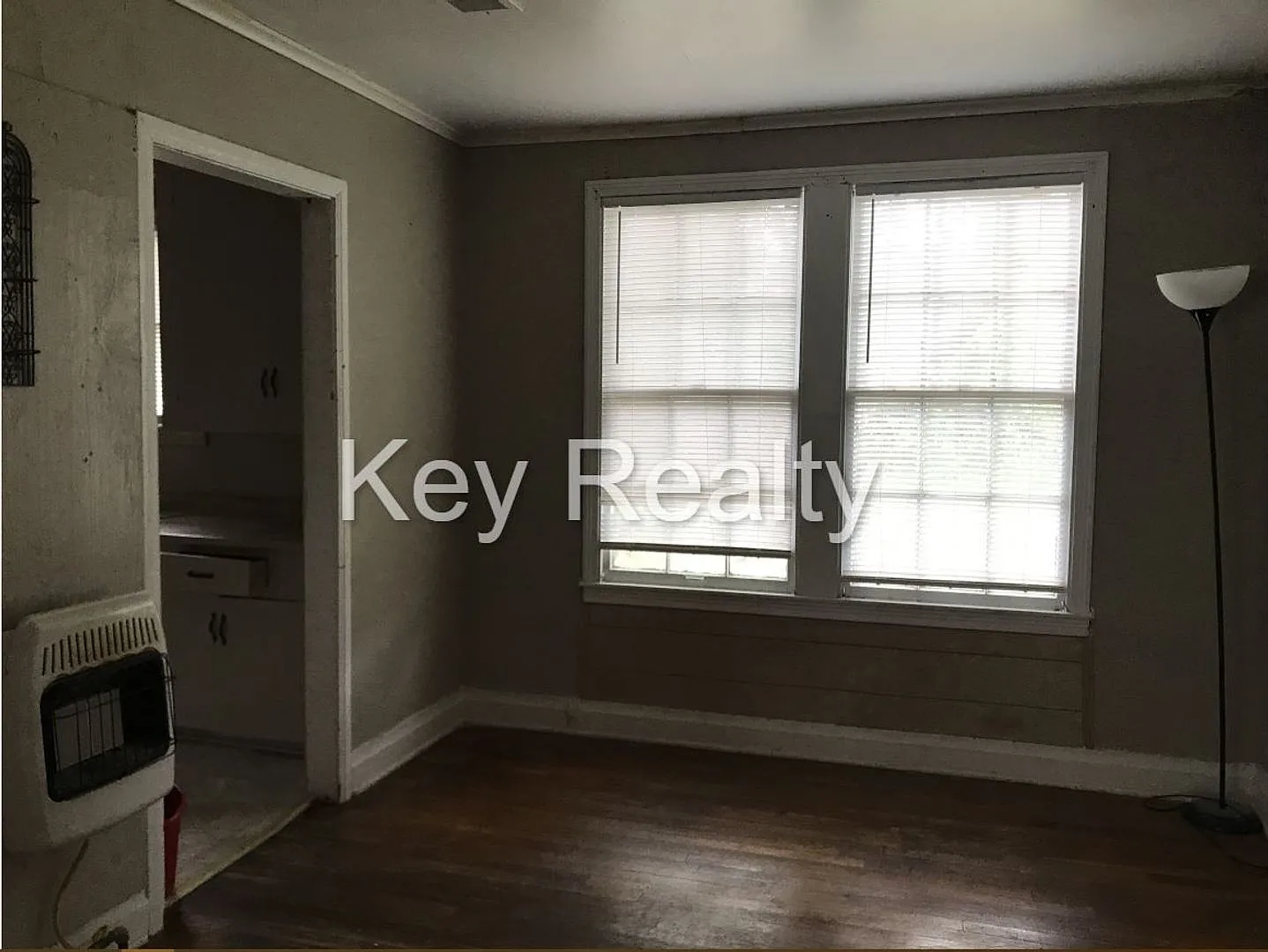 2307 Madeline - Alexandria Move In Special — Photo 3