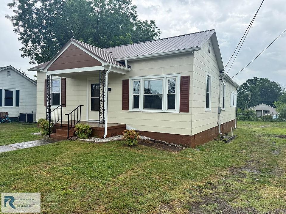 1st image of 813 Hughes St
