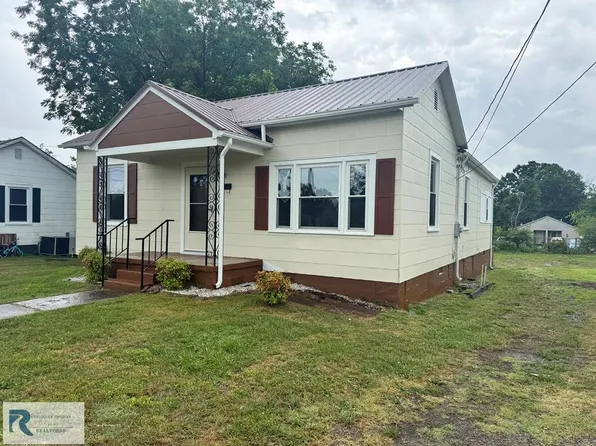 813 Hughes St, Danville, VA 24541
