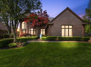 988 Norcross Dr, Rochester Hills, MI 48307