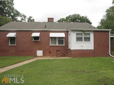 2nd image of 725 S College St