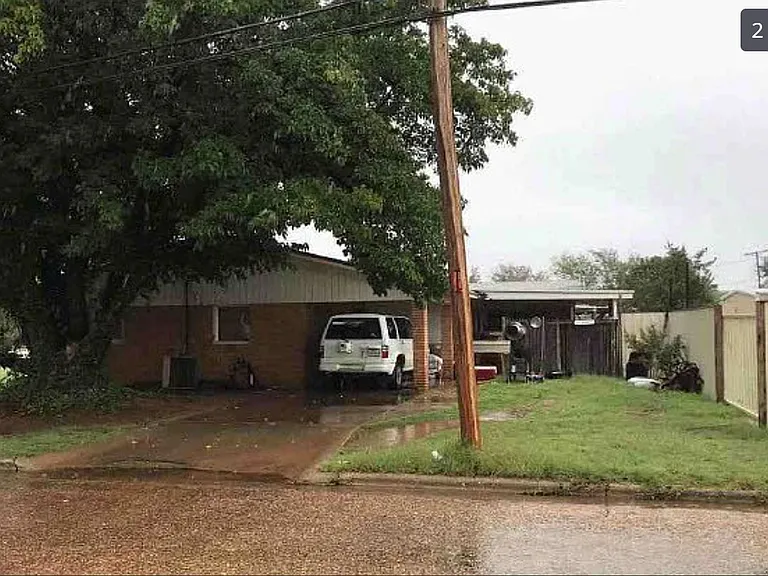 1602 E Buckley St — Photo 1