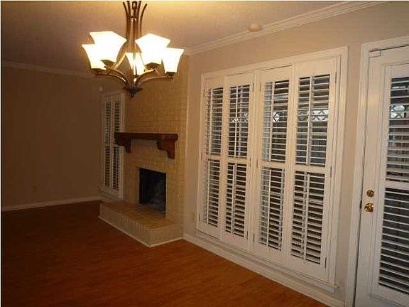 4th image of 1025 E Fairview Ave