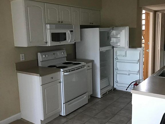 2nd image of 1800 PARK Avenue #115