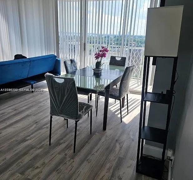 7601 E Treasure Dr #811 — Photo 11