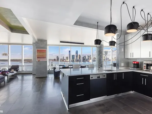 10 Little St W #17A, Brooklyn, NY 11201