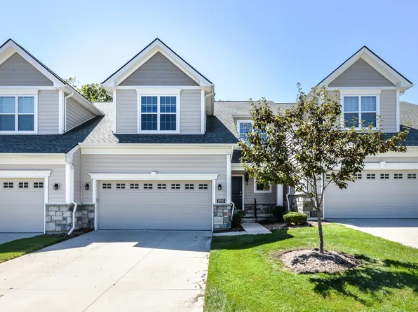 2593 Oxford Cir, Ann Arbor, MI 48103