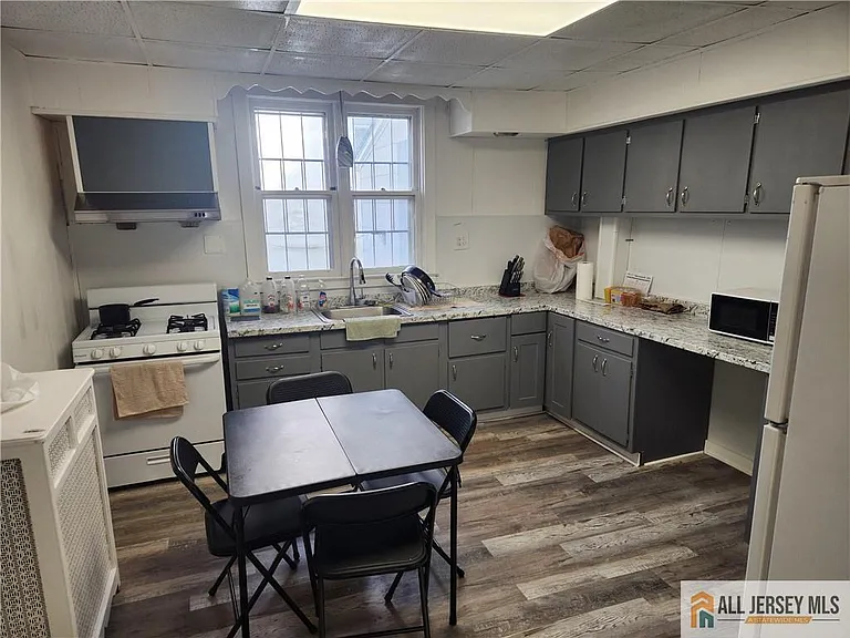 7 N Georgia Ave — Photo 2