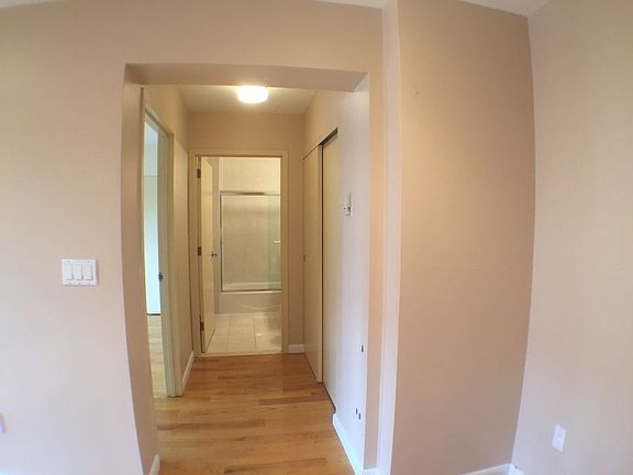 4th image of 4053 62nd St APT 5C