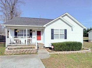 11 Meadow Lark Ln, Thomasville, NC 27360