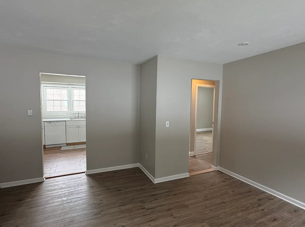 Building Photo - Hillandale Rd