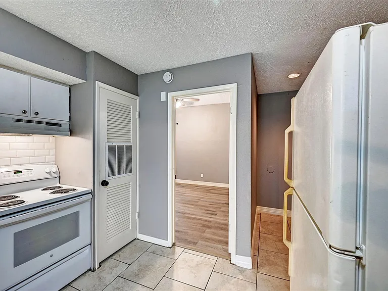 12900 Walden Rd #6 — Photo 10
