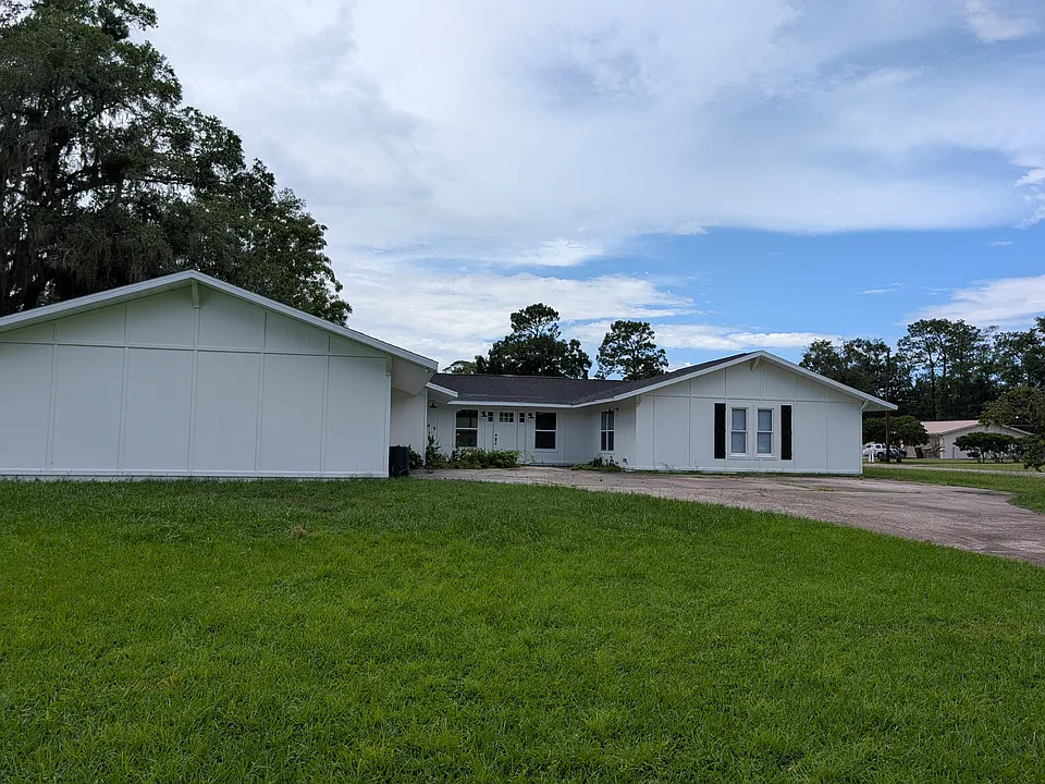 1310 SE 40th Ter