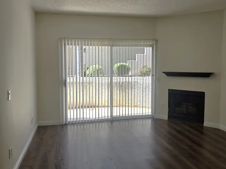 Tujunga Villas — Photo 14