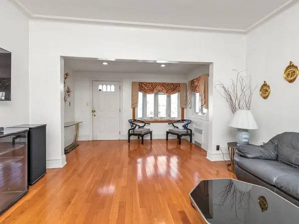 164-12 76th Avenue image 3 of 24