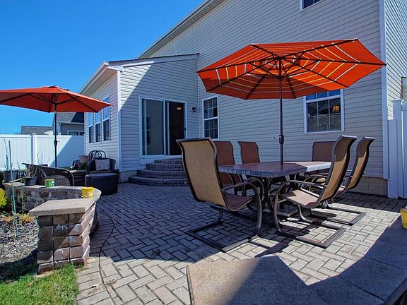 5th image of 38480 Foxglen Ave