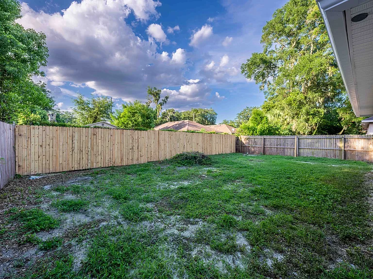 8205 Berry Ave — Photo 31