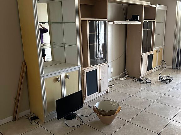 5th image of 725 Lori Dr APT 103