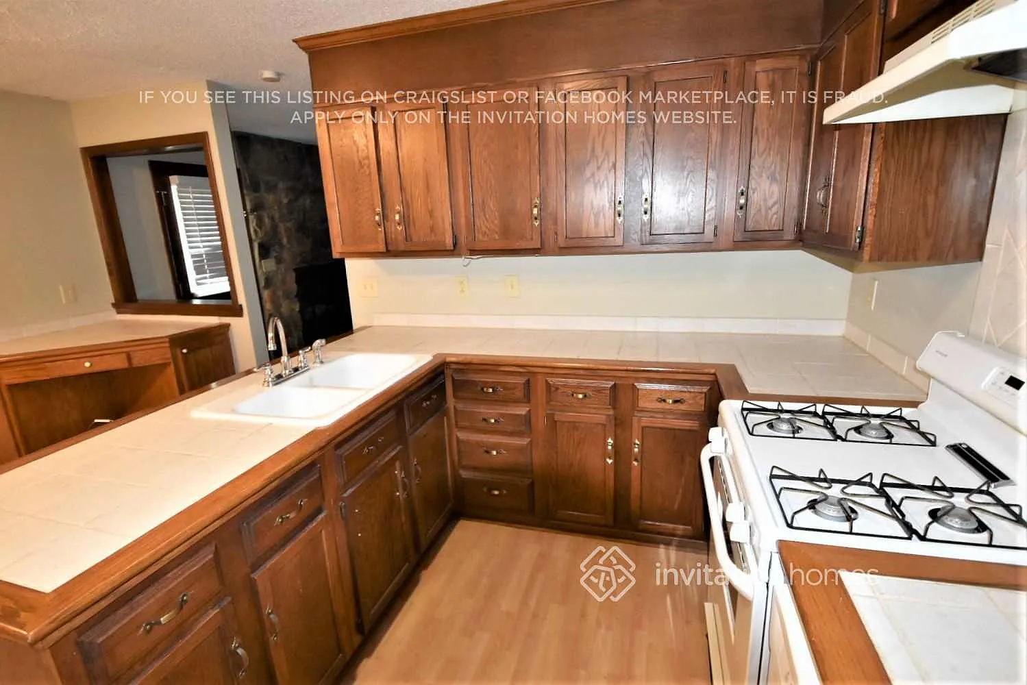 306 Kingsley Dr Charlotte, NC 28270 — Photo 4