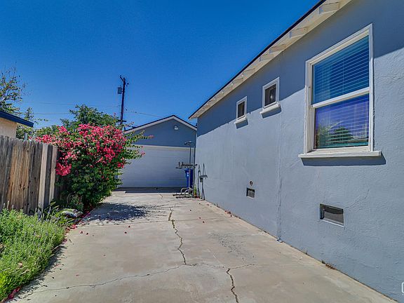 3rd image of 2704 Alturas Dr