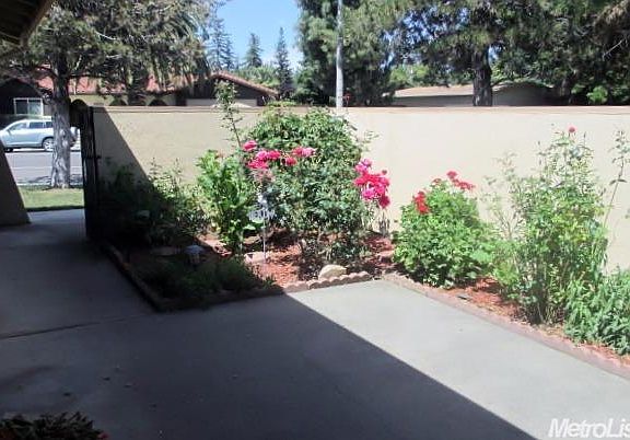 2nd image of 121 W El Dorado Dr