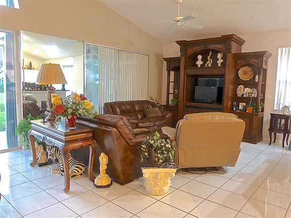 4th image of 13615 Weyburne Dr