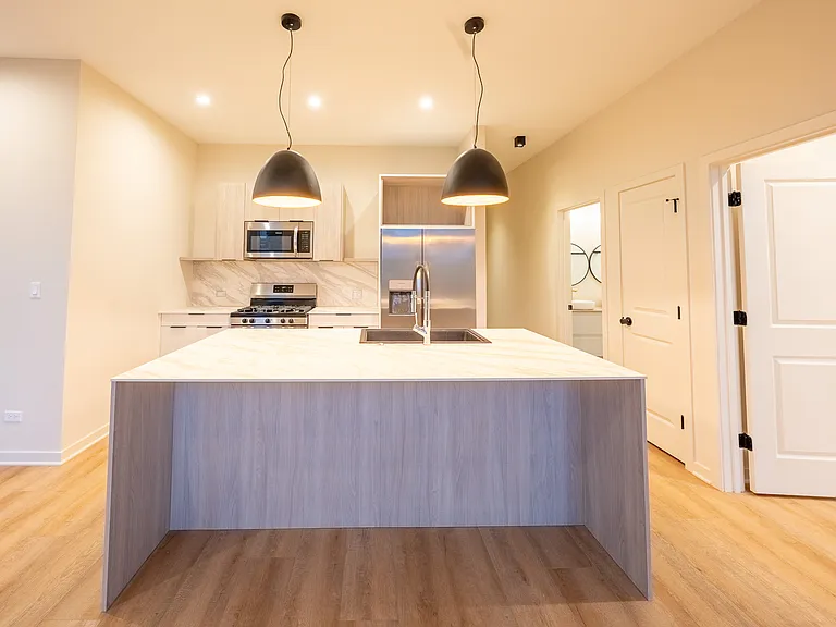 6338 W Belmont Ave #201 — Photo 5