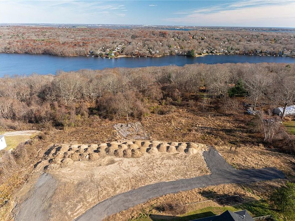 46 Hillside Ct, Saunderstown, RI 02874 MLS 1350494 Zillow