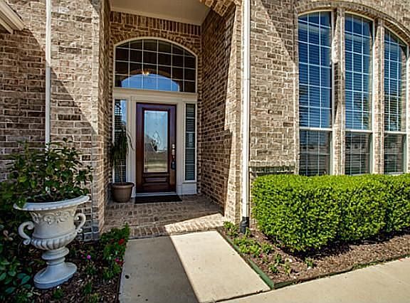 3rd image of 4509 Meadowcove Dr