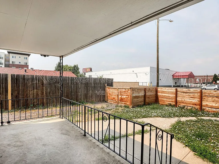 1540 N Zenobia St — Photo 3
