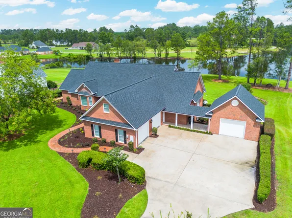 161 Greentree Dr, Broxton, GA 31519