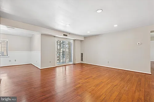 3204 Delaire Landing Rd #3204 Photo 1
