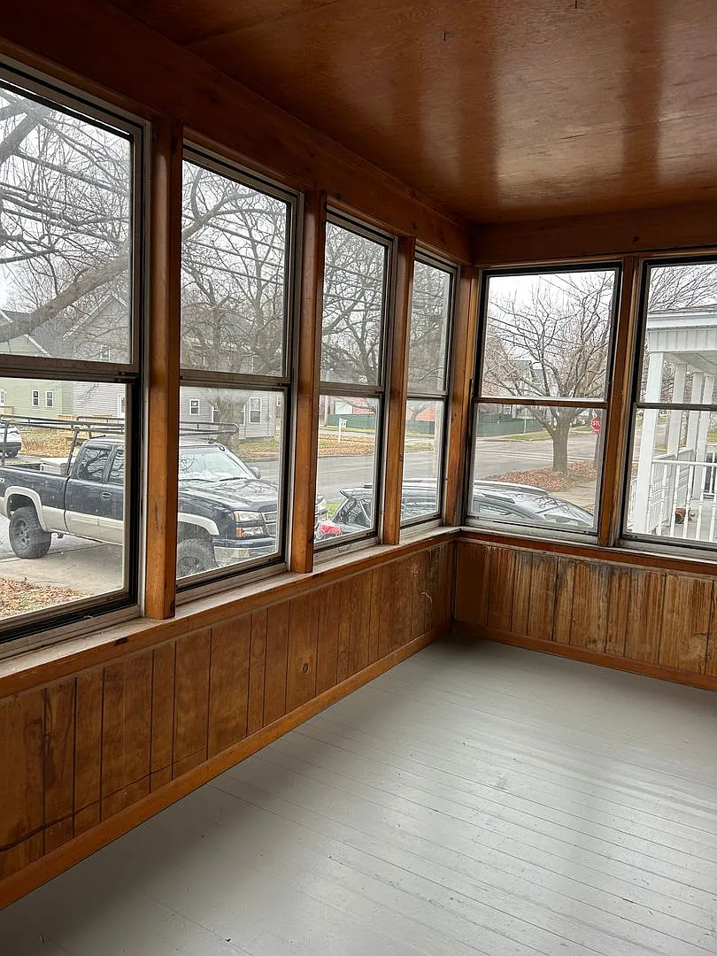 4 Bdrm Lovely Oswego Home!! — Photo 4