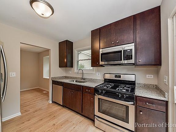 2nd image of 2965 Middlebury Ct W
