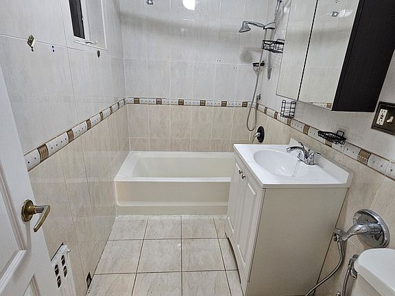 4th image of 1840 E 14th St #4