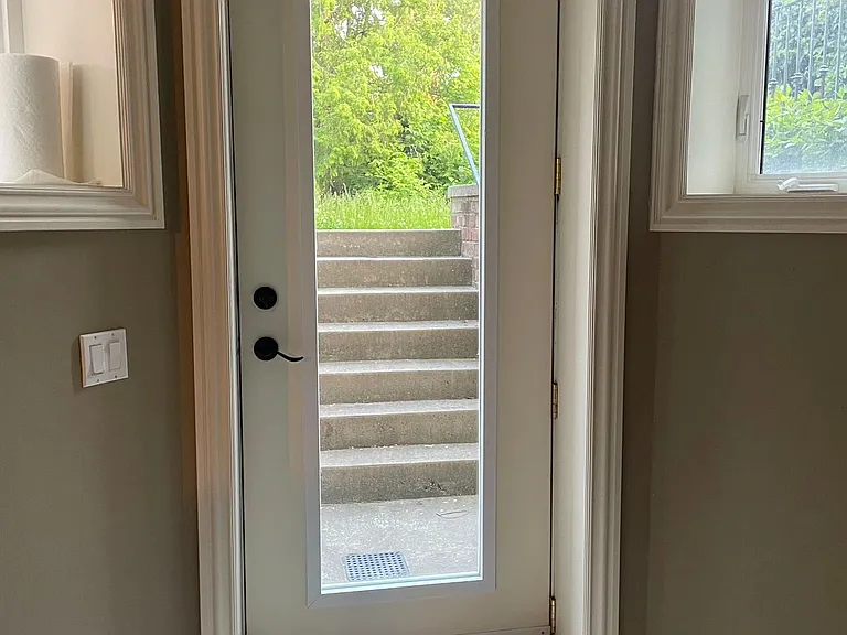 135 Florence Ave #BASEMENT — Photo 3