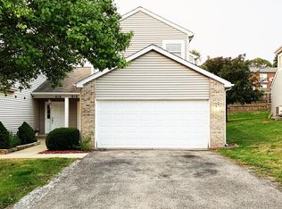 818 Park Bluff Cir #818, Elgin, IL 60120