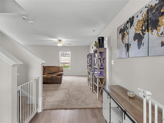 4th image of 7698 Lynn Creek Dr