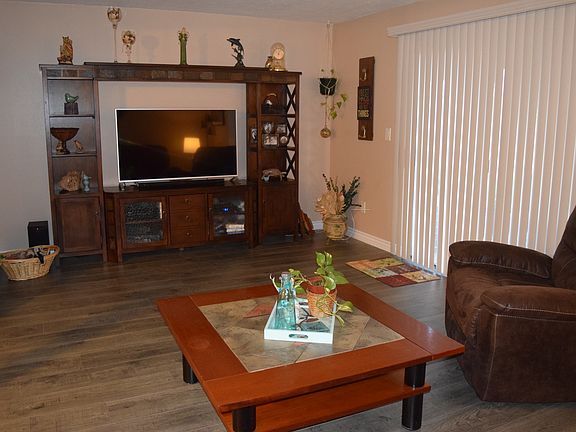 Pleanty Of Room For Friends