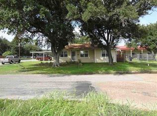 6260 Verde St, Groves, TX 77619