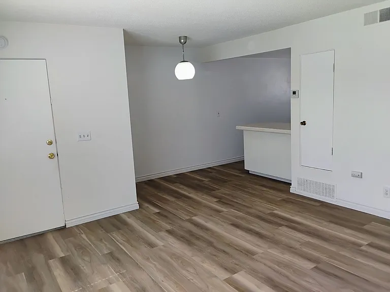 1534 Thomas Ave — Photo 7