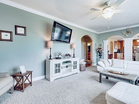 3rd image of 3006 Sutton Ln
