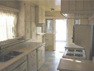 4th image of 1043 W 73rd St